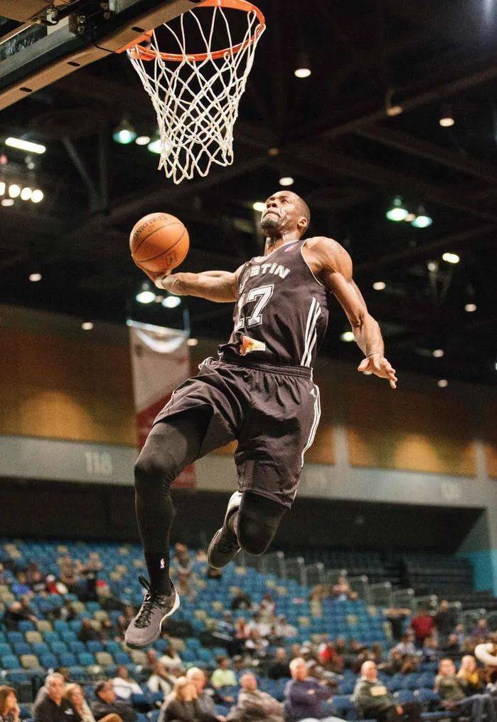 马刺逆转立陶宛男篮，巴图姆高光表现