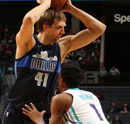 爱游戏-黄蜂鏖战火箭，巴恩斯绝境逆转的简单介绍