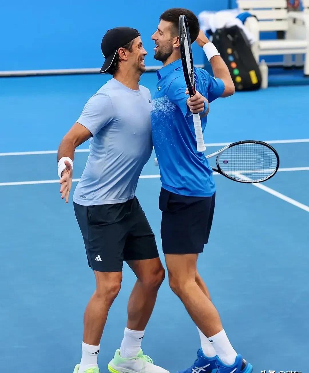 世界网球队鏖战日本网球队，德约科维奇关键制胜的简单介绍