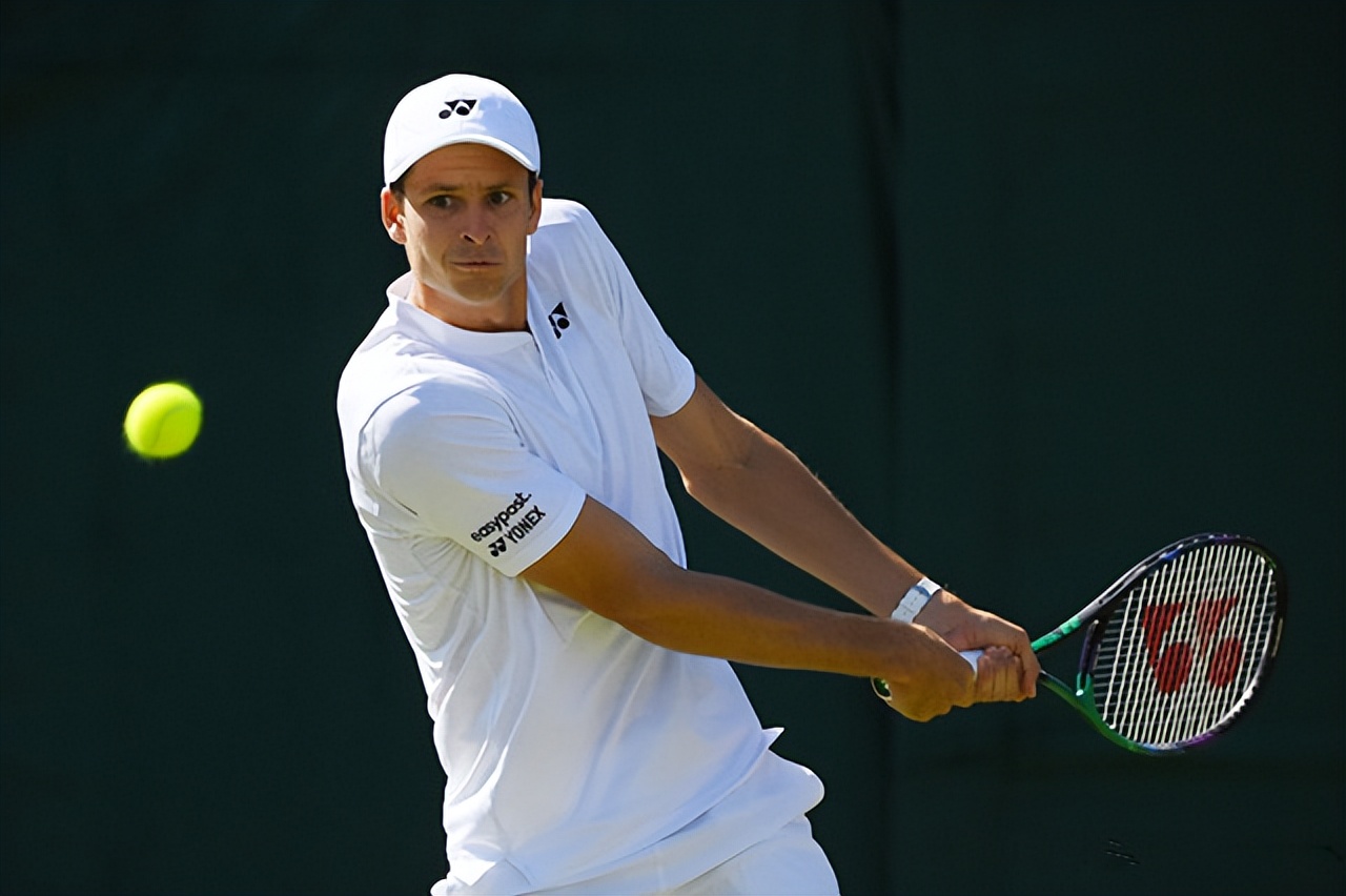 包含S赛选手爆冷获胜，专家预测失准的词条