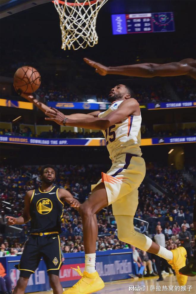 尼克斯轻取天津队，麦科勒姆点燃赛场