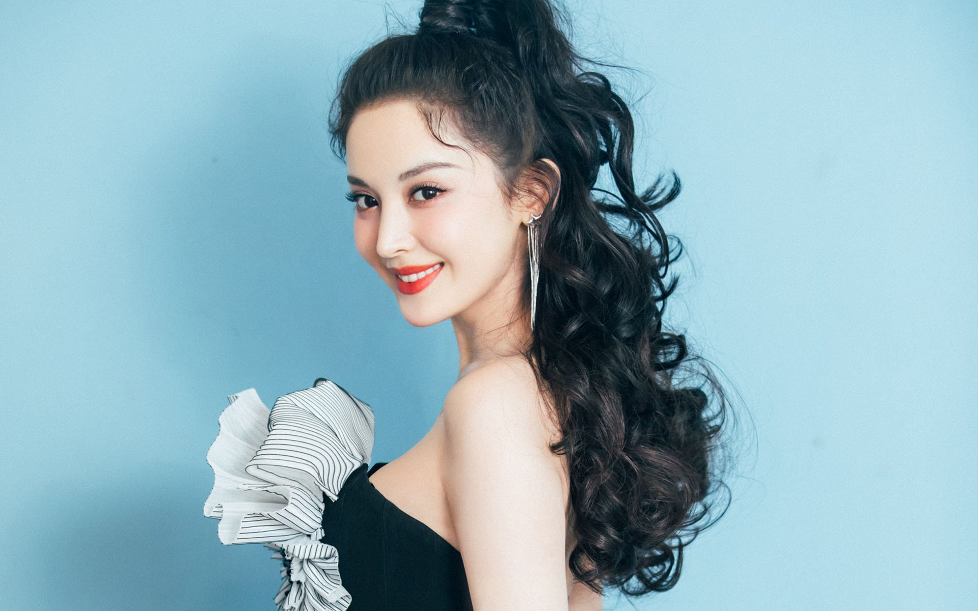 南美铁腰的沉默革命，乌拉圭无名者翻盘之夜，法比尼奥的火热成了最佳注脚