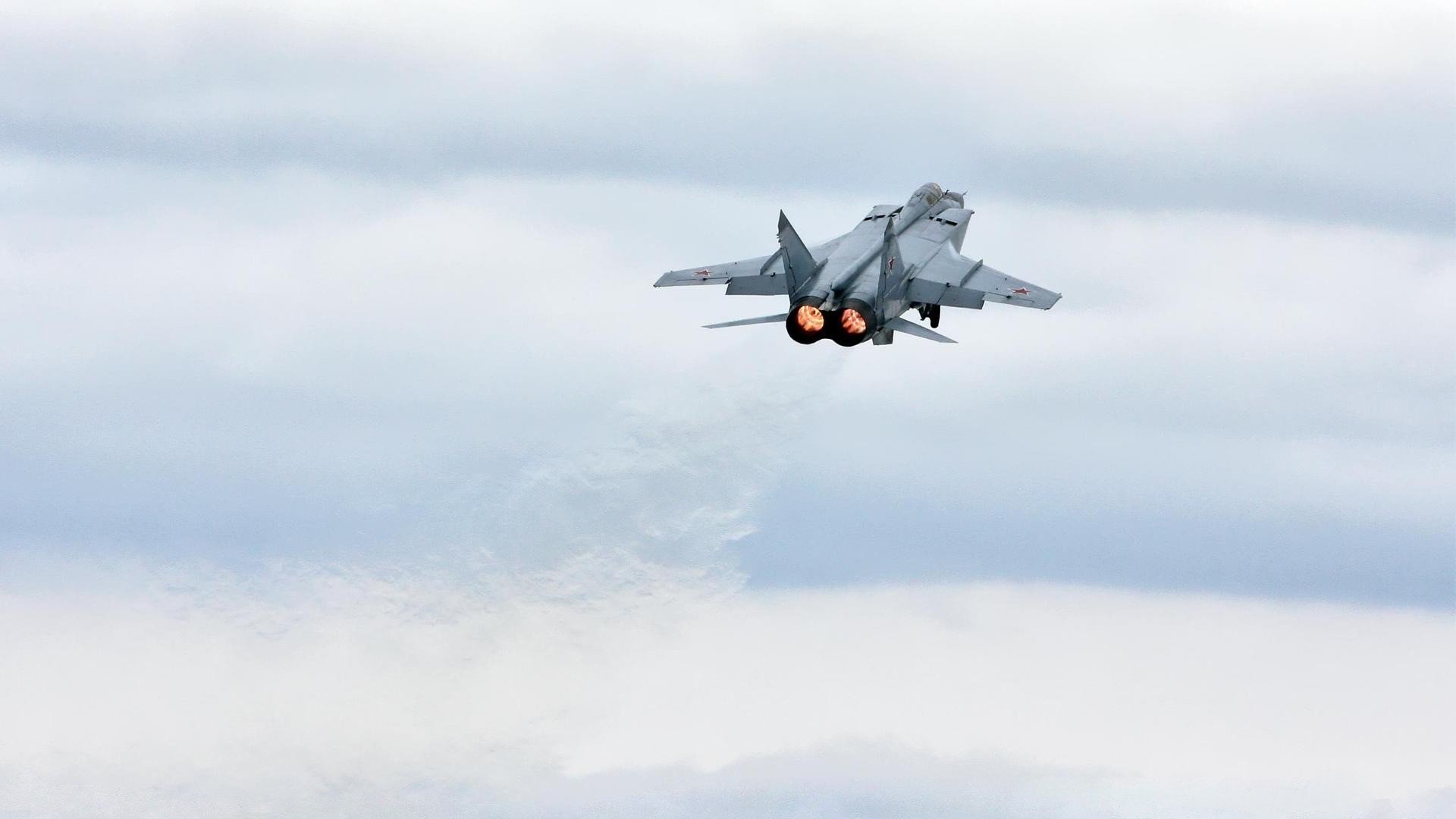 唯一性的双重奏，波兰队足球碾压与王皓乒乓球火热的跨界共鸣