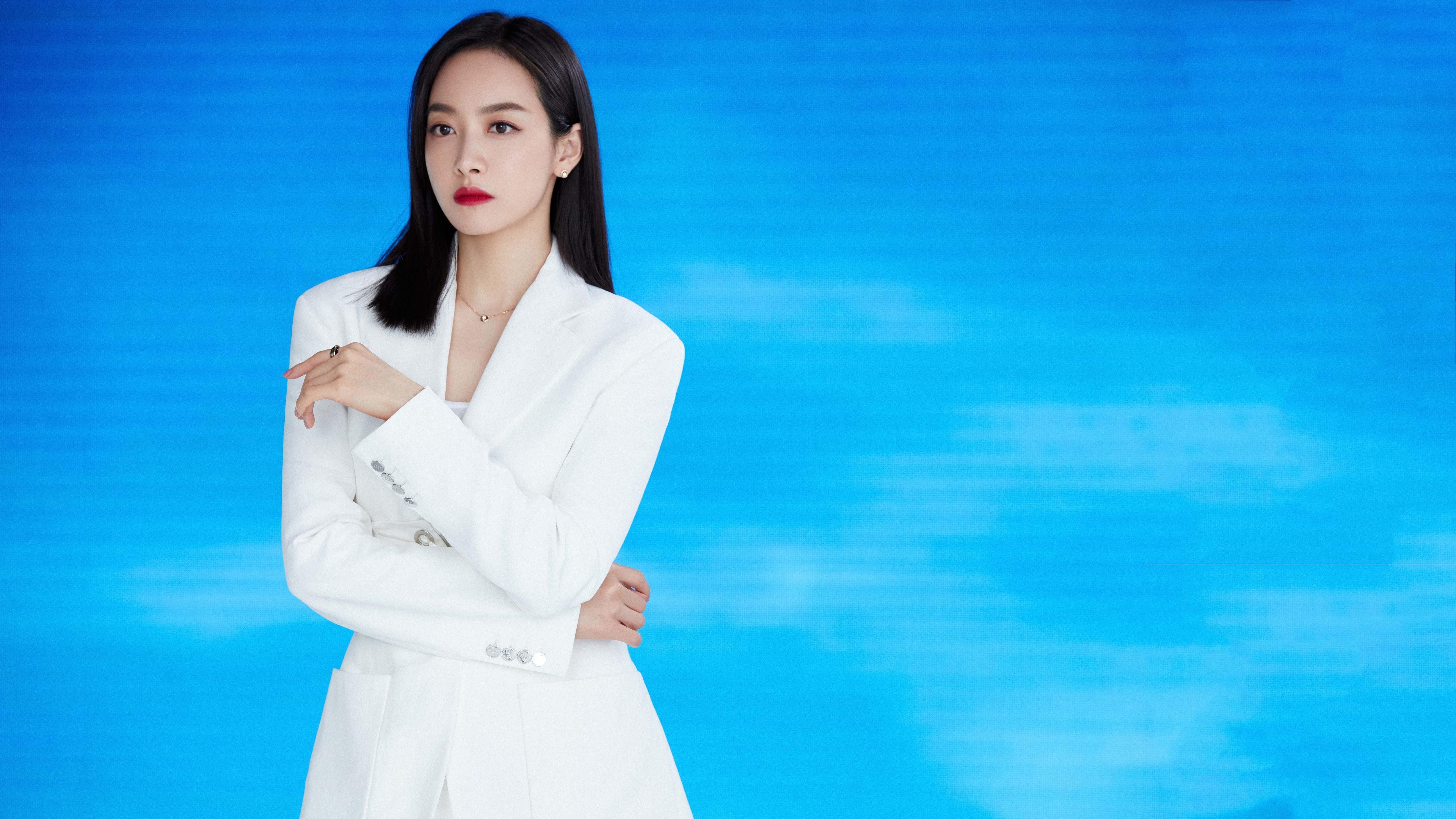 同日狂飙，湖人冲垮魔术，克莱在世界排名争夺战接管比赛