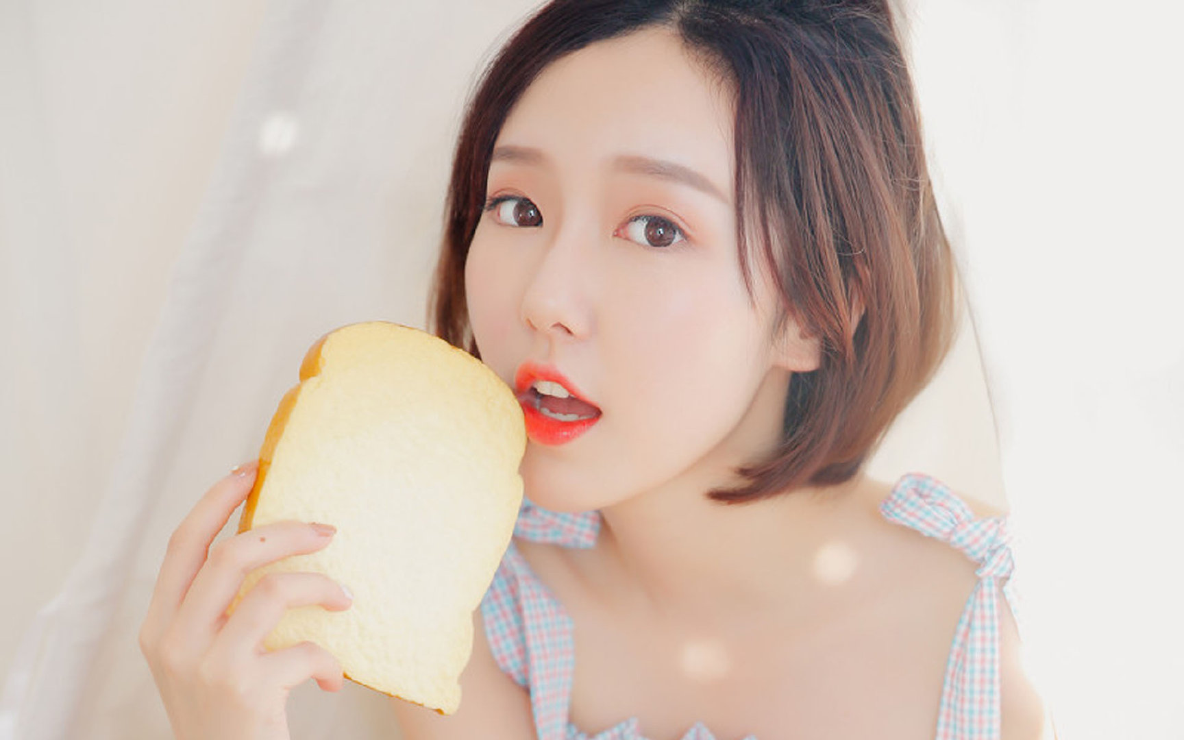 这是一个非常精彩的比赛设定。2026年世界杯的H组,美国和巴西的碰撞本身就充满戏剧性—足球王国与东道主之一的对决,而阿诺德的关键作用更是点睛之笔